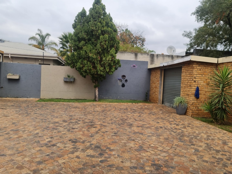 3 Bedroom Property for Sale in Rustenburg Central North West